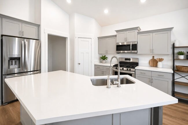 26 N 350 E St