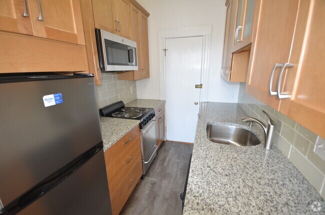 Building Photo - 1675 Commonwealth Ave Unit 3 Rental