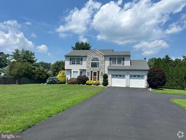 Building Photo - 828 Yardville Allentown Rd Rental