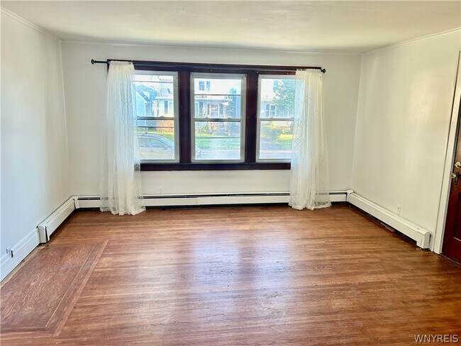 Photo - 394 Westgate Rd