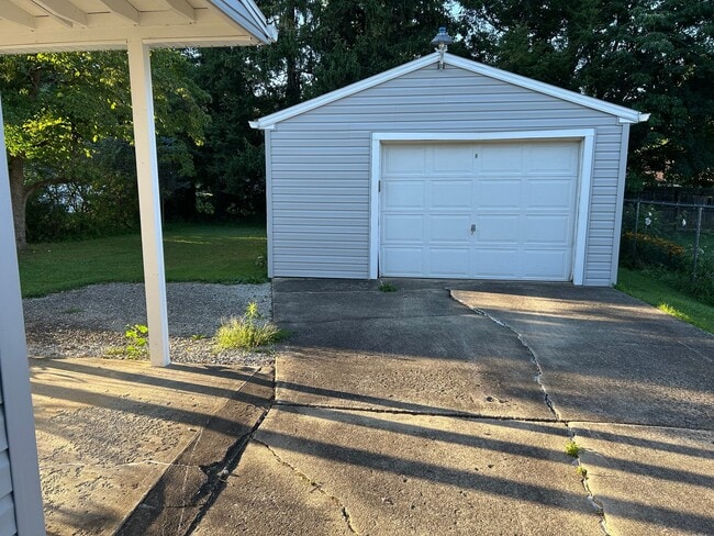 Photo - 1920 Thalia Ave