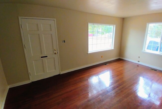 Photo - Bright two bedroom Home with a Covered Back Deck
