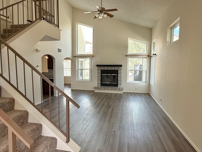 Photo - 5204 Edwards Dr NE