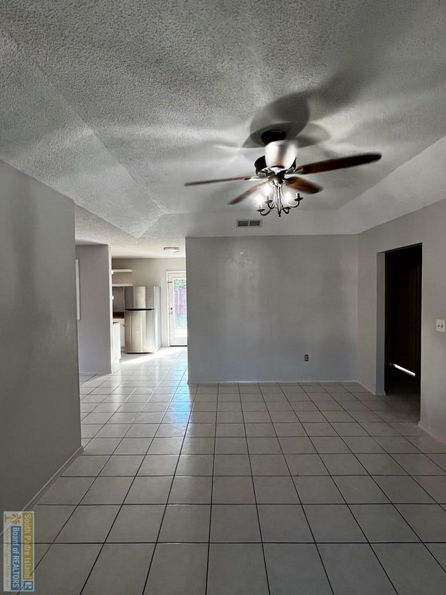 Photo - 2813 Capri St