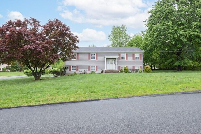 Photo - 12 Gerken Dr House