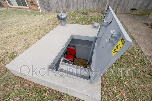 Photo - 1104 Spruce Dr