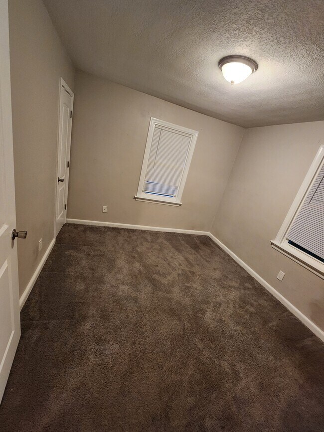 Photo - 2724 Mapleton Ave