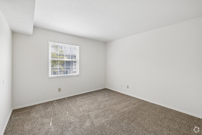 2BR, 2BA - 974SF - Primary Bedroom