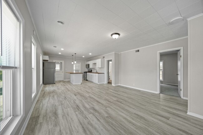 Photo - 801 W 26th St Unit 2nd Floor