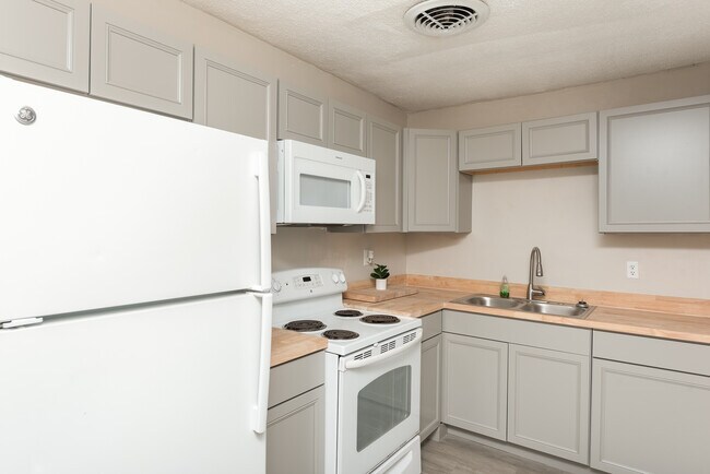 Photo - 6404 Dunbar Rd