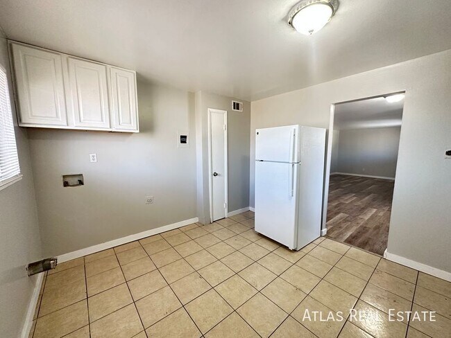 Photo - 2707 N Chestnut St Unit 3