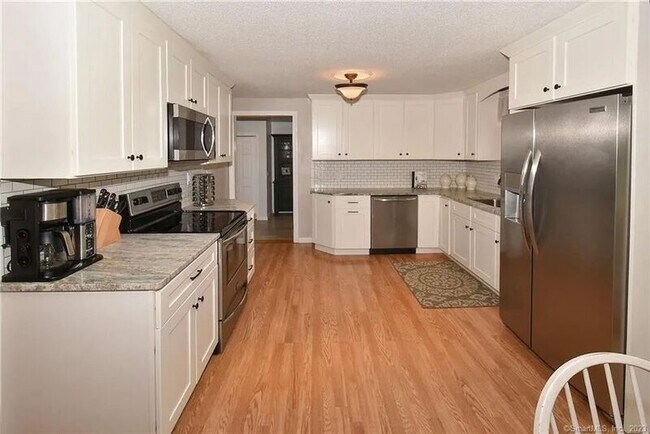 281 Abbe Rd