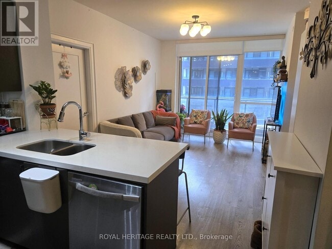 Photo - 30 Roehampton Ave Unit 403