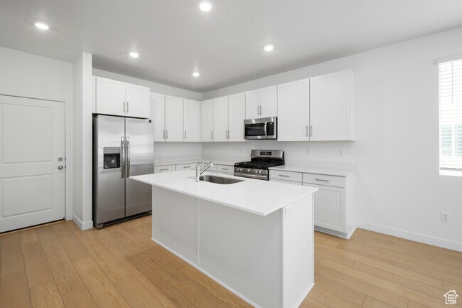 Photo - 2284 Wildwood Ln