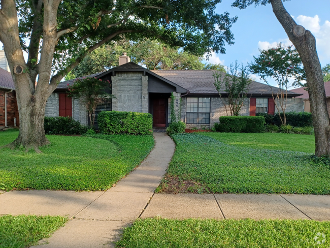 Building Photo - 629 Phillips Dr Rental