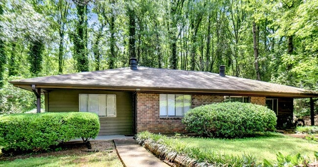 Building Photo - 80 Cedar Dr