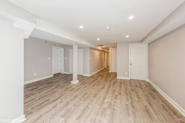 Photo - 2626 N Ridgeway Ave Unit GRD