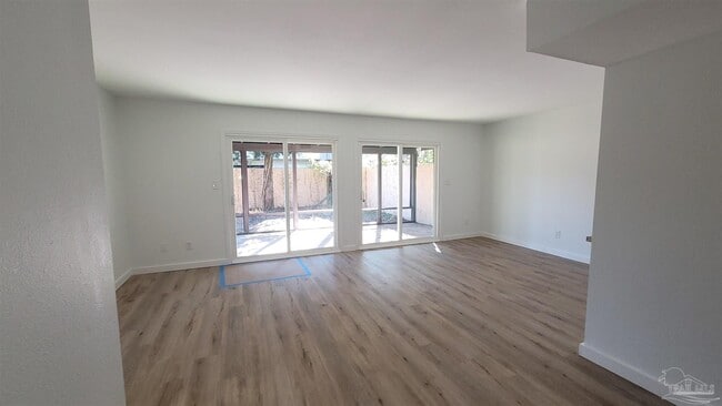 Photo - 846 Esconditas Pl