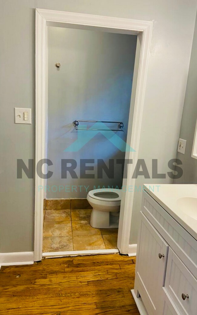 Photo - 1212 Red Oak Ave