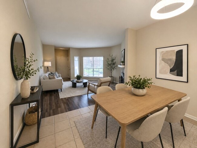 Building Photo - 3100 Walnut Bend Ln Unit 209