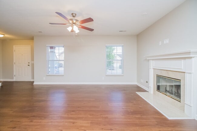 Photo - 2124 Freeman Ln