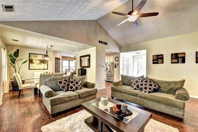Photo - 3940 Piper Glen Dr NE