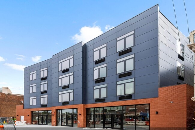 Building Photo - 50-52 Easton Ave Unit 203