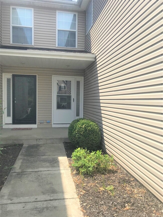 Photo - 9844 N Lewis Ave