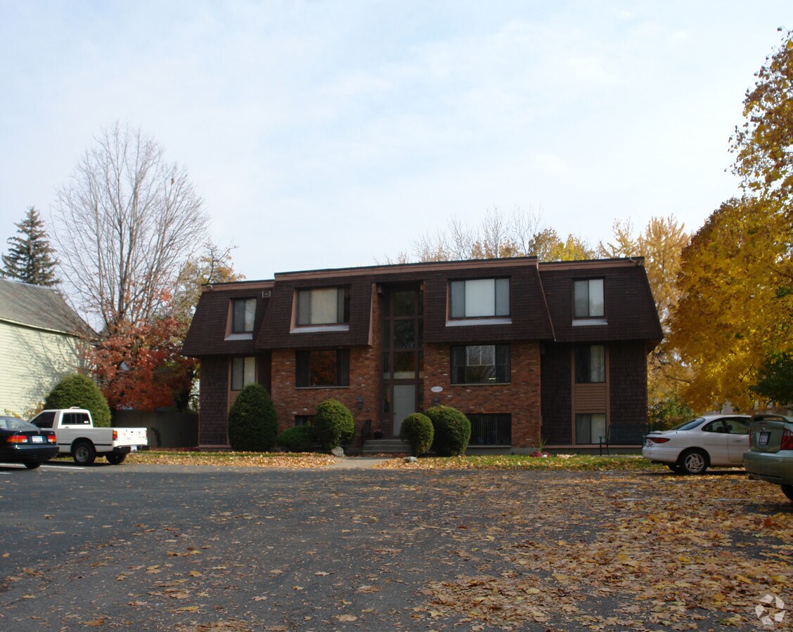 Photo - 2257 Burdett Ave