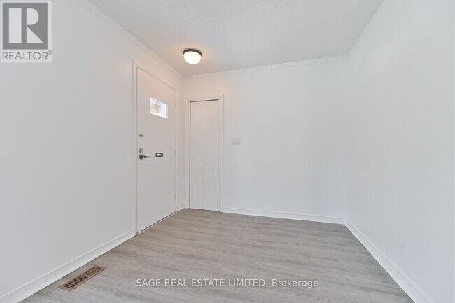 Photo - 43 Castlebar Rd