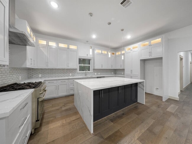 Photo - 1209 Tabor St
