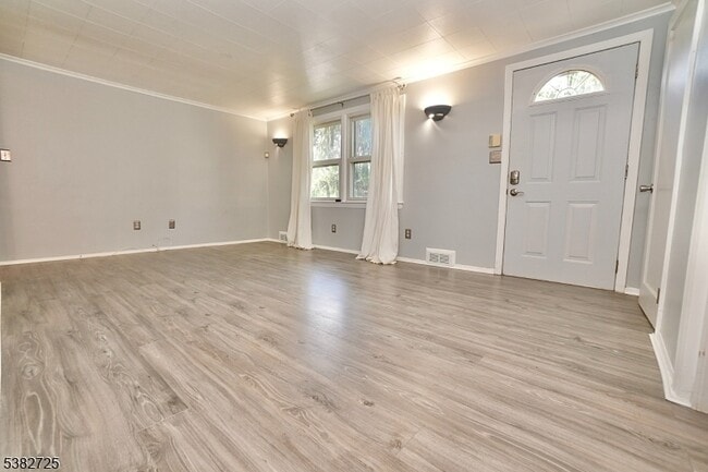 Photo - 25 Glenview Dr