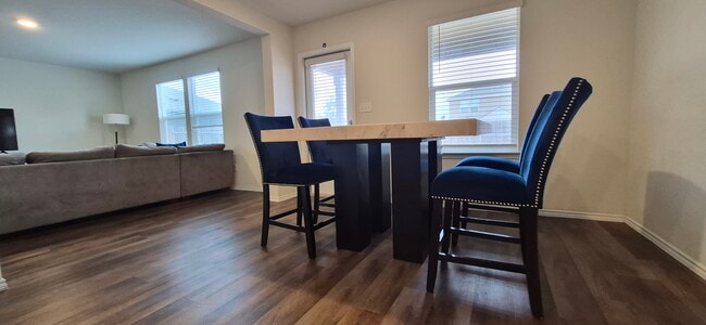 Photo - 5819 Rolling Gln