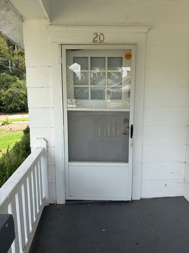 20 Young St