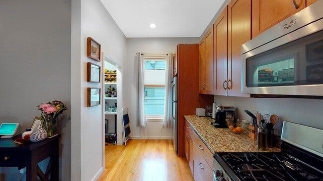 Photo - 14 Holbrook St Unit 1