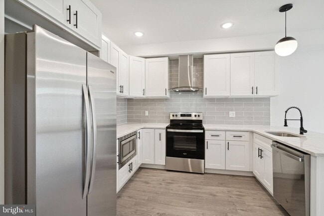Photo - 5629 Warrington Ave