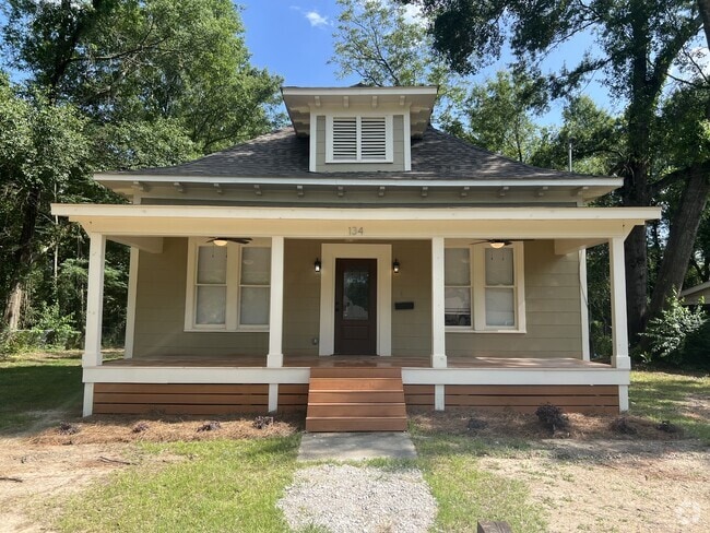 Building Photo - 134 W 5th St Rental
