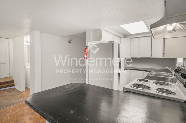 Photo - 1111 E Newark Ave Apartment Unit 04