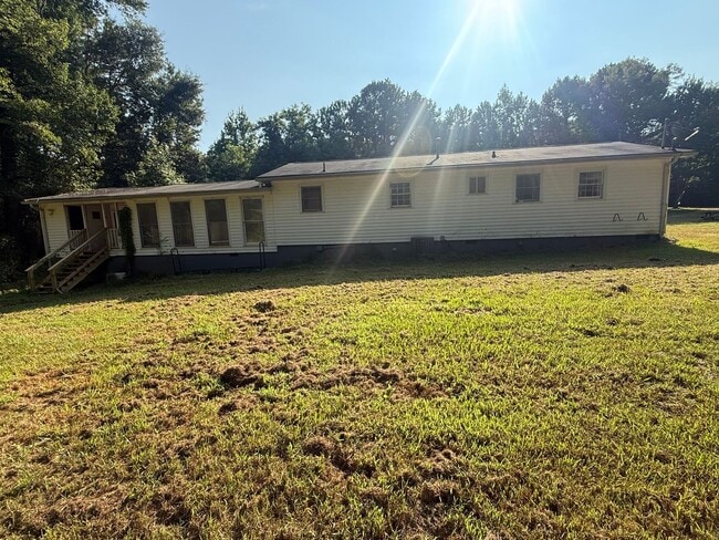 Photo - 593 Holbrook Rd