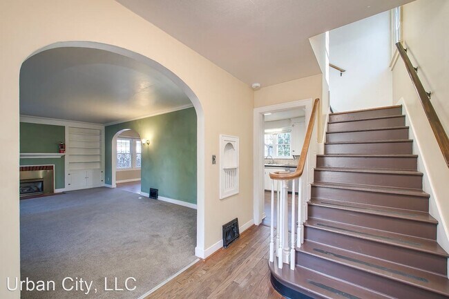 Photo - 3 br, 3 bath House - 122 N. Yale