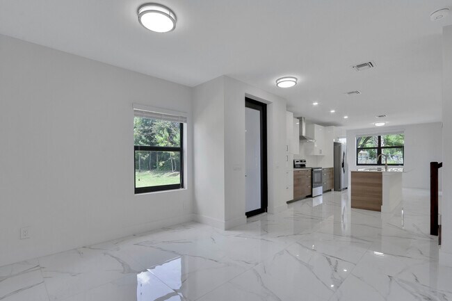 Photo - 406 Bella Sol Way