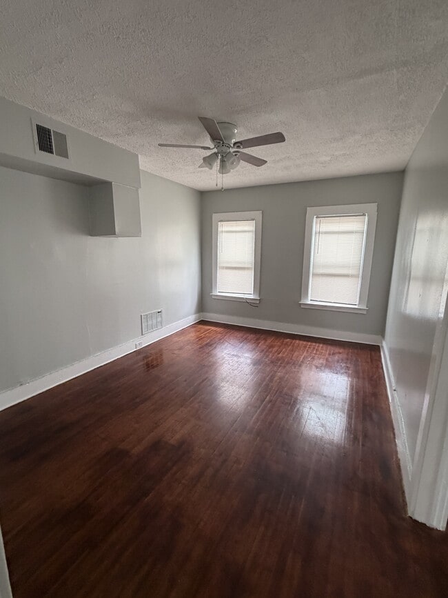 Photo - 375 Norton St Unit 3