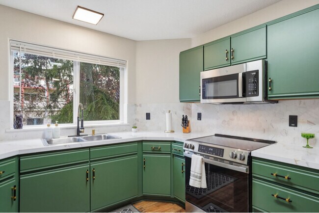 Photo - 10 SE 105th Ave