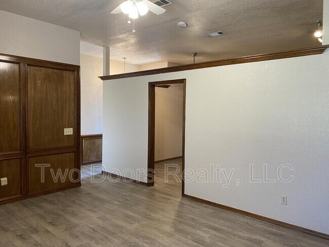 Photo - 1121 SW 100th Terrace