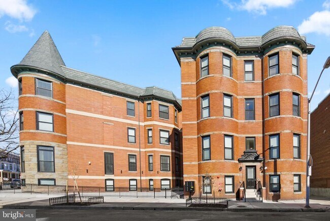 Photo - 2201 Brookfield Ave Unit 303