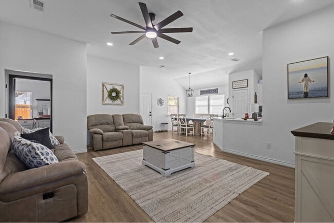 Photo - 2912 Boardwalk Ave