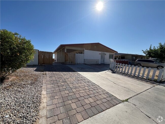 Building Photo - 1128 Greenway Dr Rental