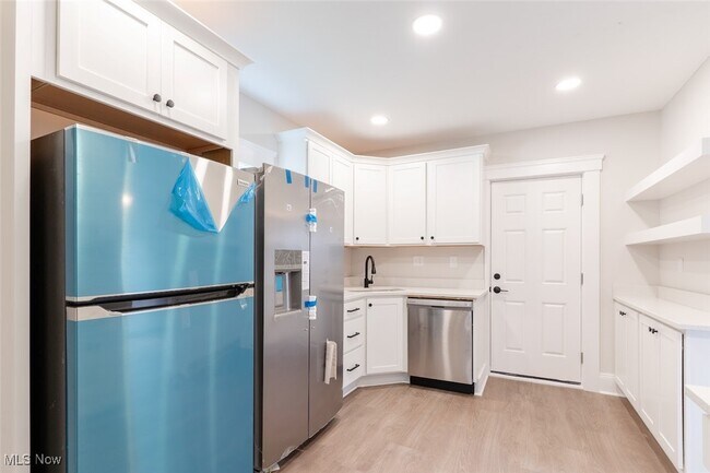 Photo - 1464 E 123rd St