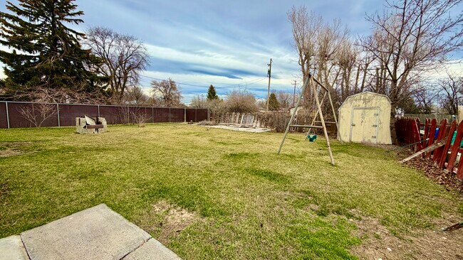 Photo - 145 N Byron Ave Unidad 1