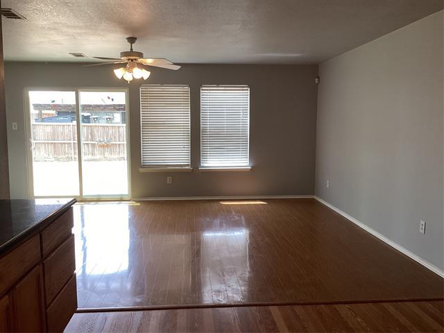 Photo - 5012 Raymond Dr